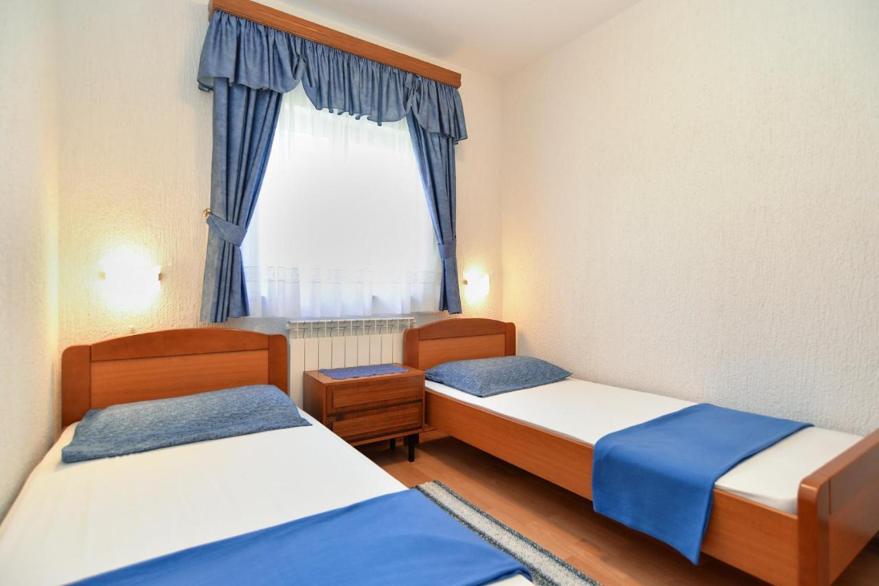 Apartments Vrcevan 811 Medulin Extérieur photo