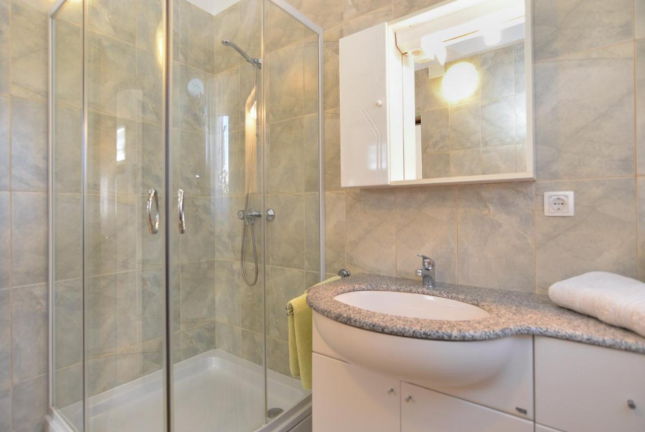 Apartments Vrcevan 811 Medulin Extérieur photo