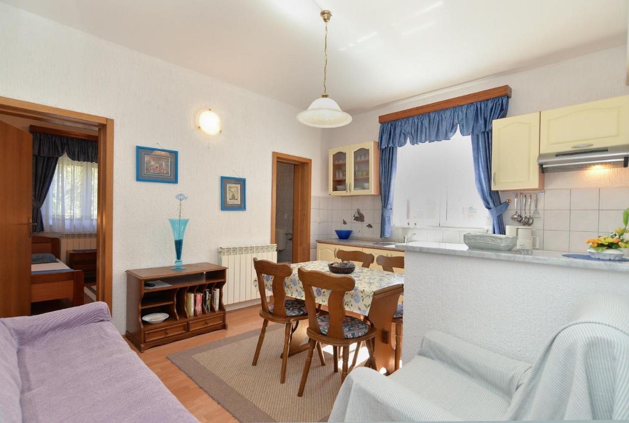 Apartments Vrcevan 811 Medulin Extérieur photo
