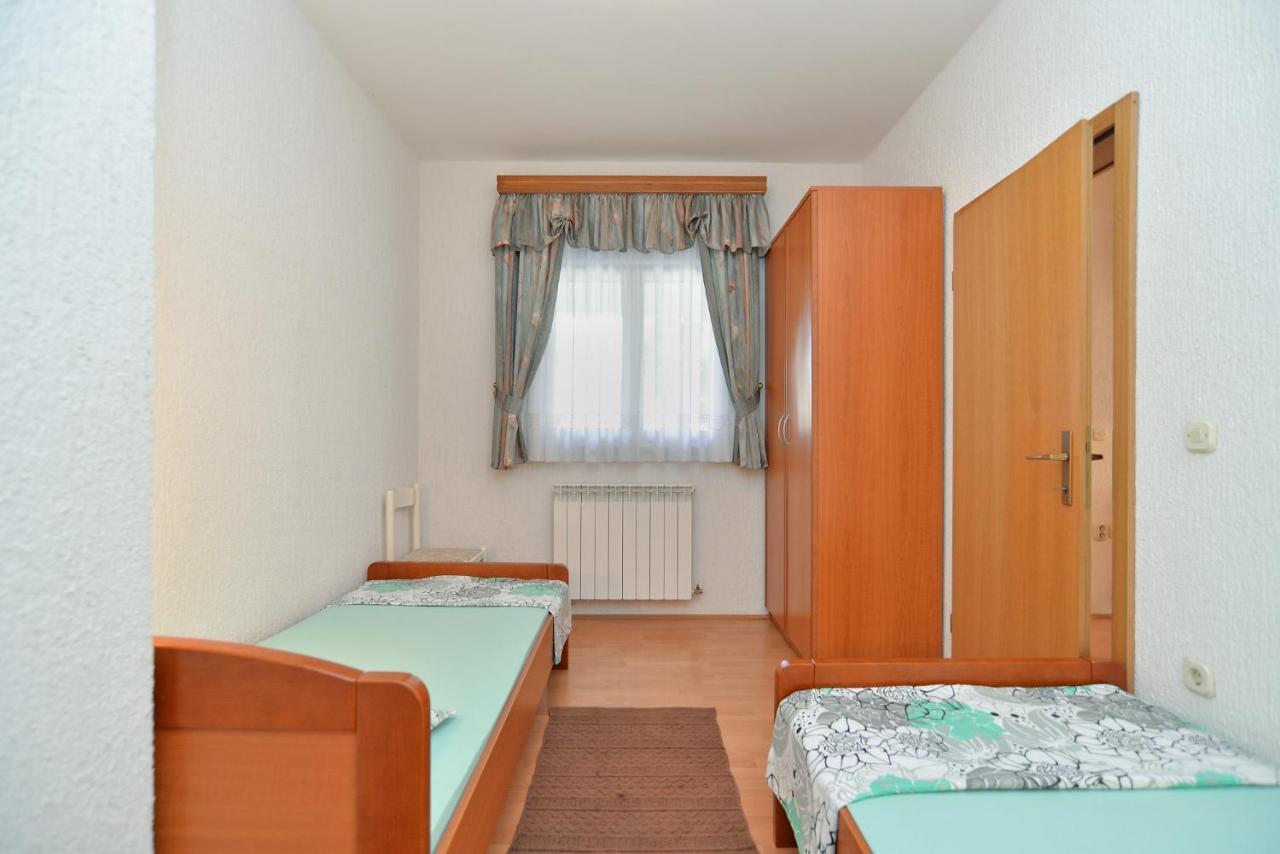 Apartments Vrcevan 811 Medulin Extérieur photo