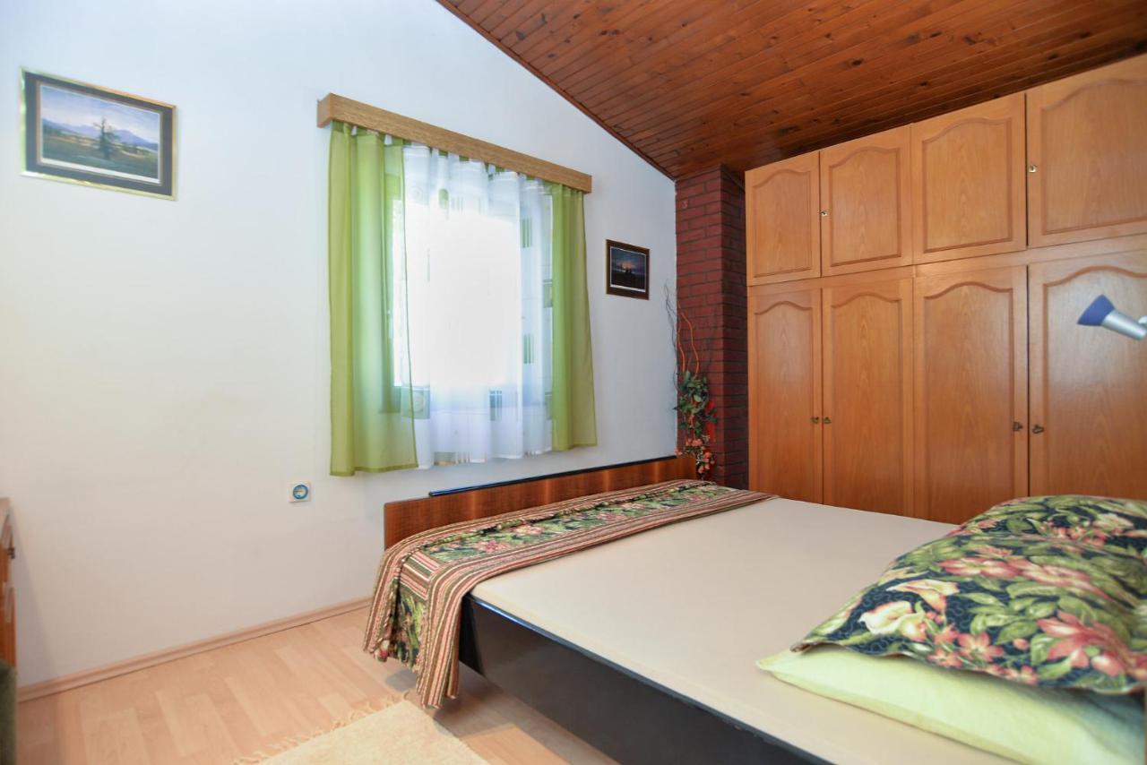 Apartments Vrcevan 811 Medulin Extérieur photo